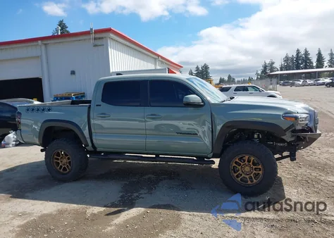 2023 Toyota Tacoma Trail Edition z USA, uszkodzony, nr VIN 3TYCZ5AN5PT132399